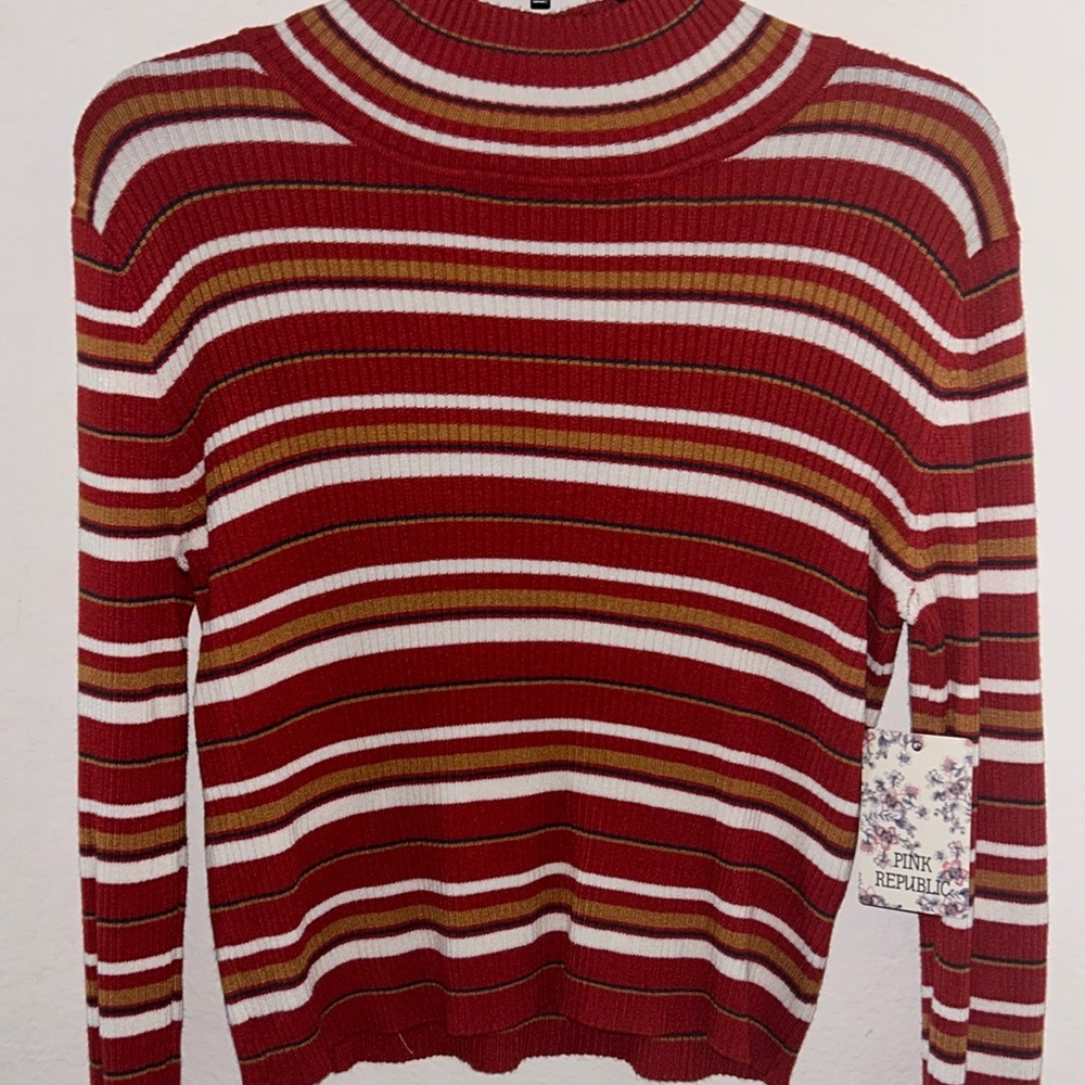 NWT Cropped turtleneck sweater